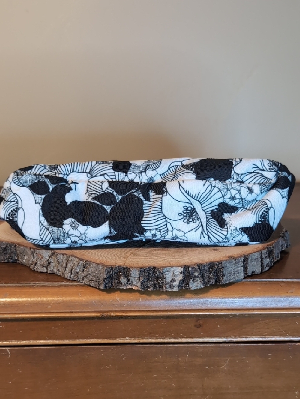 JanSport  Lunch Sack Black & White Floral Tote Bag - Picture 9 of 12